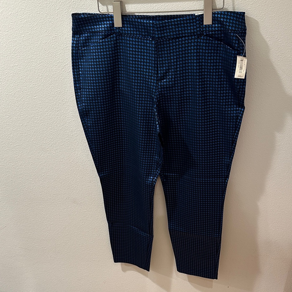 Old Navy Blue Patterned Pixie Pants